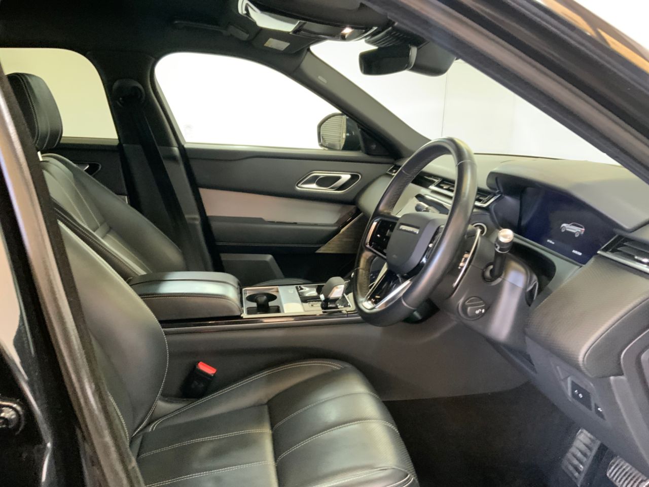2021 LAND ROVER RANGE ROVER VELAR 2.0 D200 MHEV R-Dynamic SE SUV 5dr Diesel Auto 4WD Euro 6 (s/s) (204 ps) - vehicle photo 16 for sale on PureCar