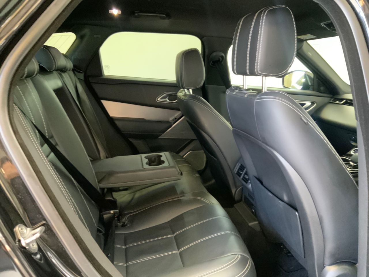 2021 LAND ROVER RANGE ROVER VELAR 2.0 D200 MHEV R-Dynamic SE SUV 5dr Diesel Auto 4WD Euro 6 (s/s) (204 ps) - vehicle photo 17 for sale on PureCar
