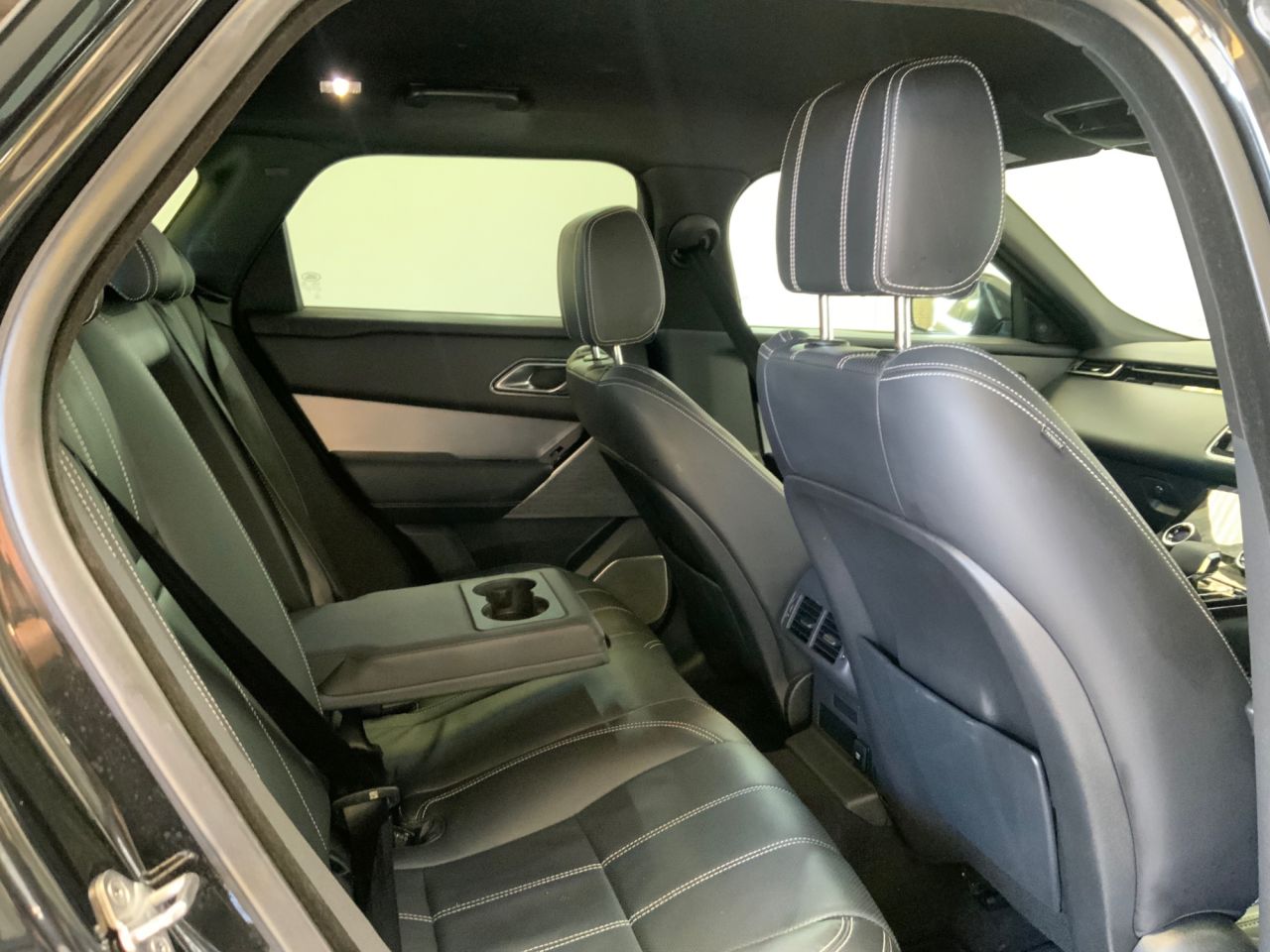 2021 LAND ROVER RANGE ROVER VELAR 2.0 D200 MHEV R-Dynamic SE SUV 5dr Diesel Auto 4WD Euro 6 (s/s) (204 ps) - vehicle photo 18 for sale on PureCar