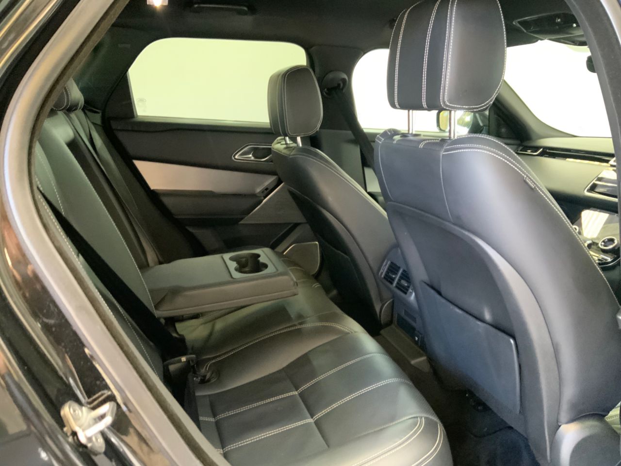 2021 LAND ROVER RANGE ROVER VELAR 2.0 D200 MHEV R-Dynamic SE SUV 5dr Diesel Auto 4WD Euro 6 (s/s) (204 ps) - vehicle photo 19 for sale on PureCar
