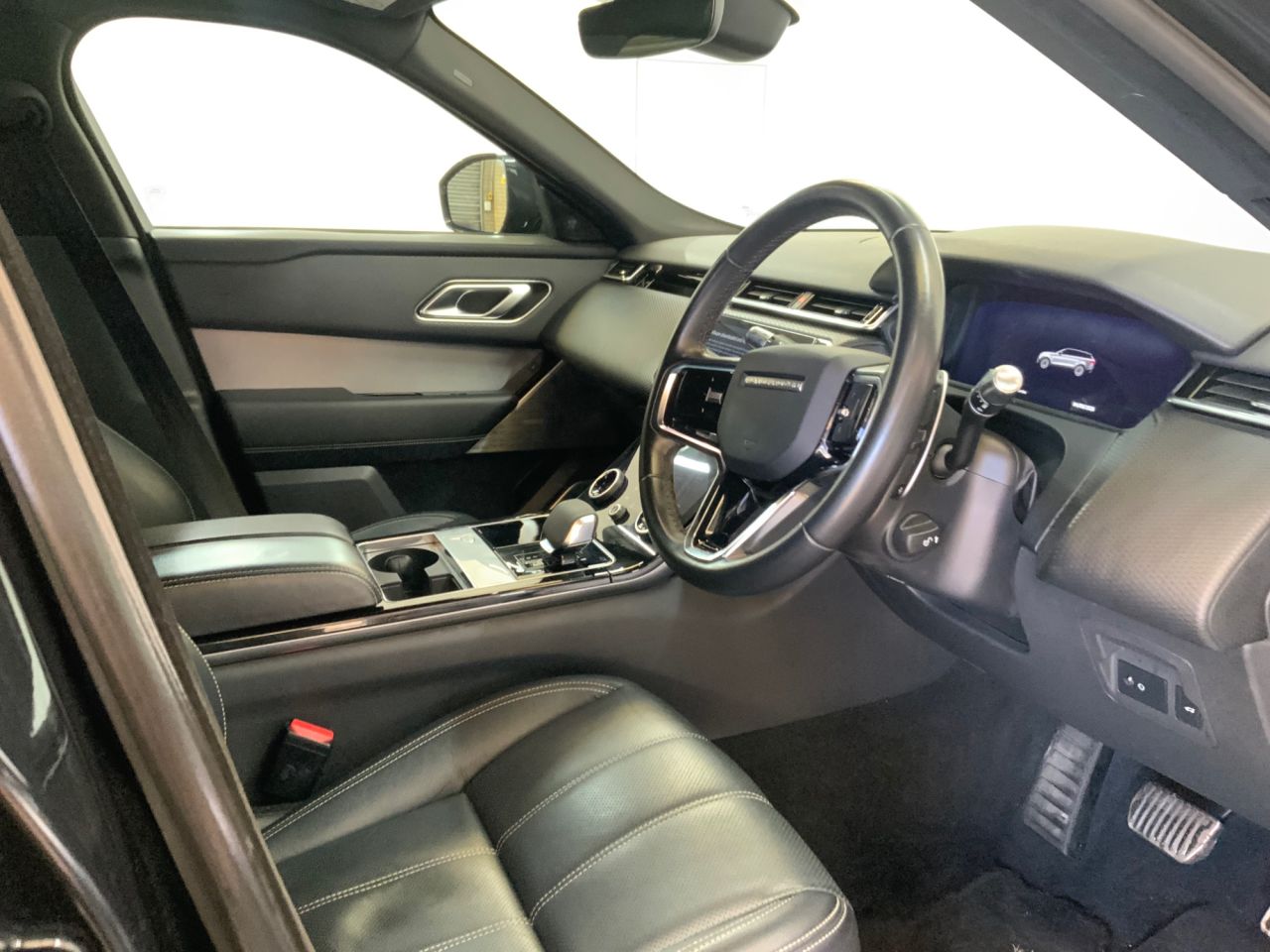 2021 LAND ROVER RANGE ROVER VELAR 2.0 D200 MHEV R-Dynamic SE SUV 5dr Diesel Auto 4WD Euro 6 (s/s) (204 ps) - vehicle photo 25 for sale on PureCar