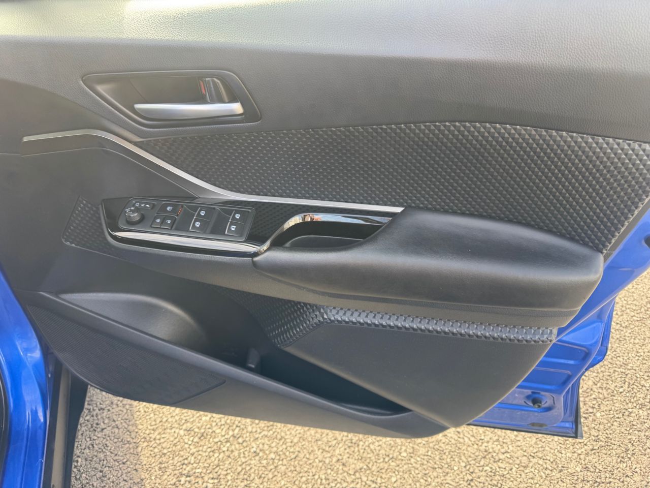 2019 TOYOTA C-HR 1.8 VVT-h Dynamic SUV 5dr Petrol Hybrid CVT Euro 6 (s/s) (122 ps) - vehicle photo 11 for sale on PureCar