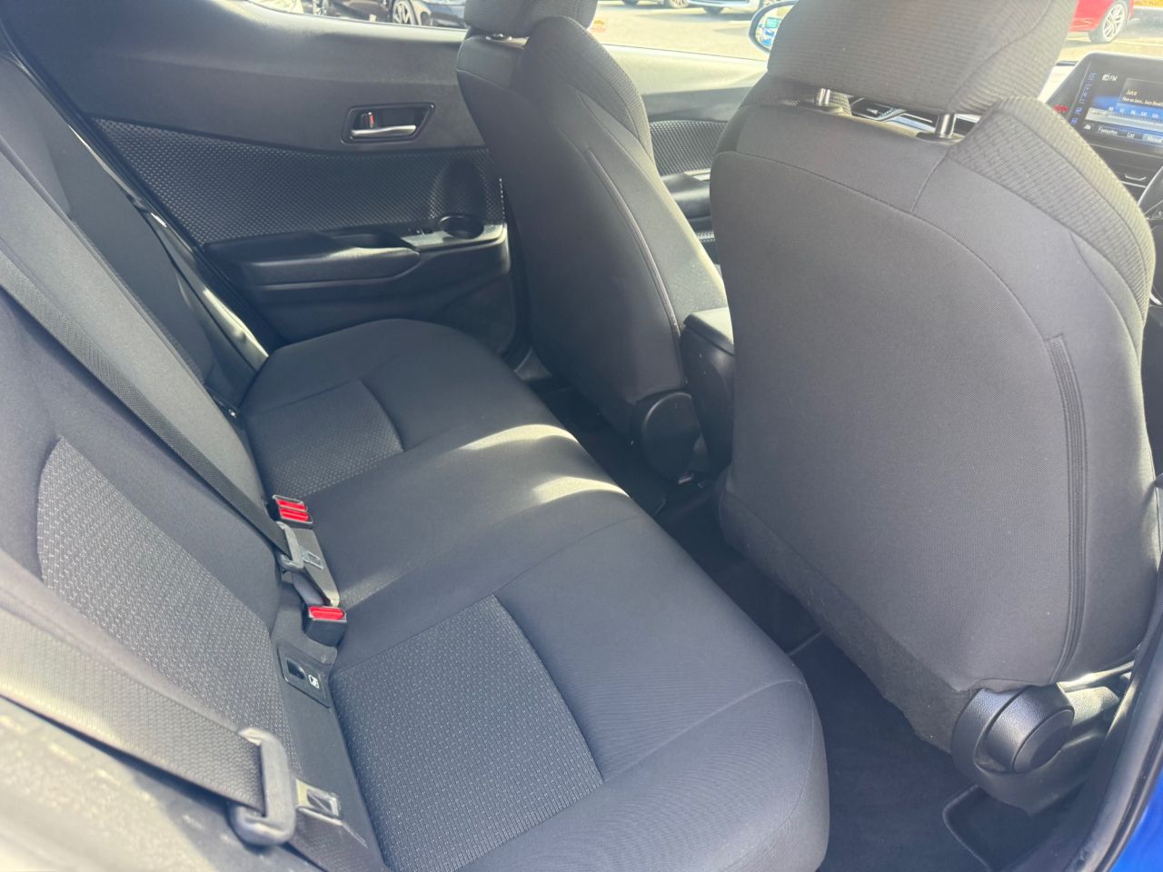 2019 TOYOTA C-HR 1.8 VVT-h Dynamic SUV 5dr Petrol Hybrid CVT Euro 6 (s/s) (122 ps) - vehicle photo 12 for sale on PureCar