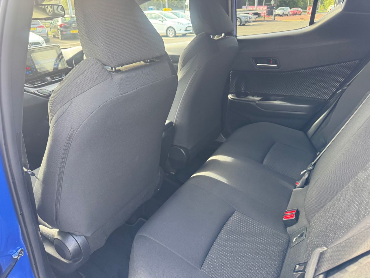 2019 TOYOTA C-HR 1.8 VVT-h Dynamic SUV 5dr Petrol Hybrid CVT Euro 6 (s/s) (122 ps) - vehicle photo 15 for sale on PureCar