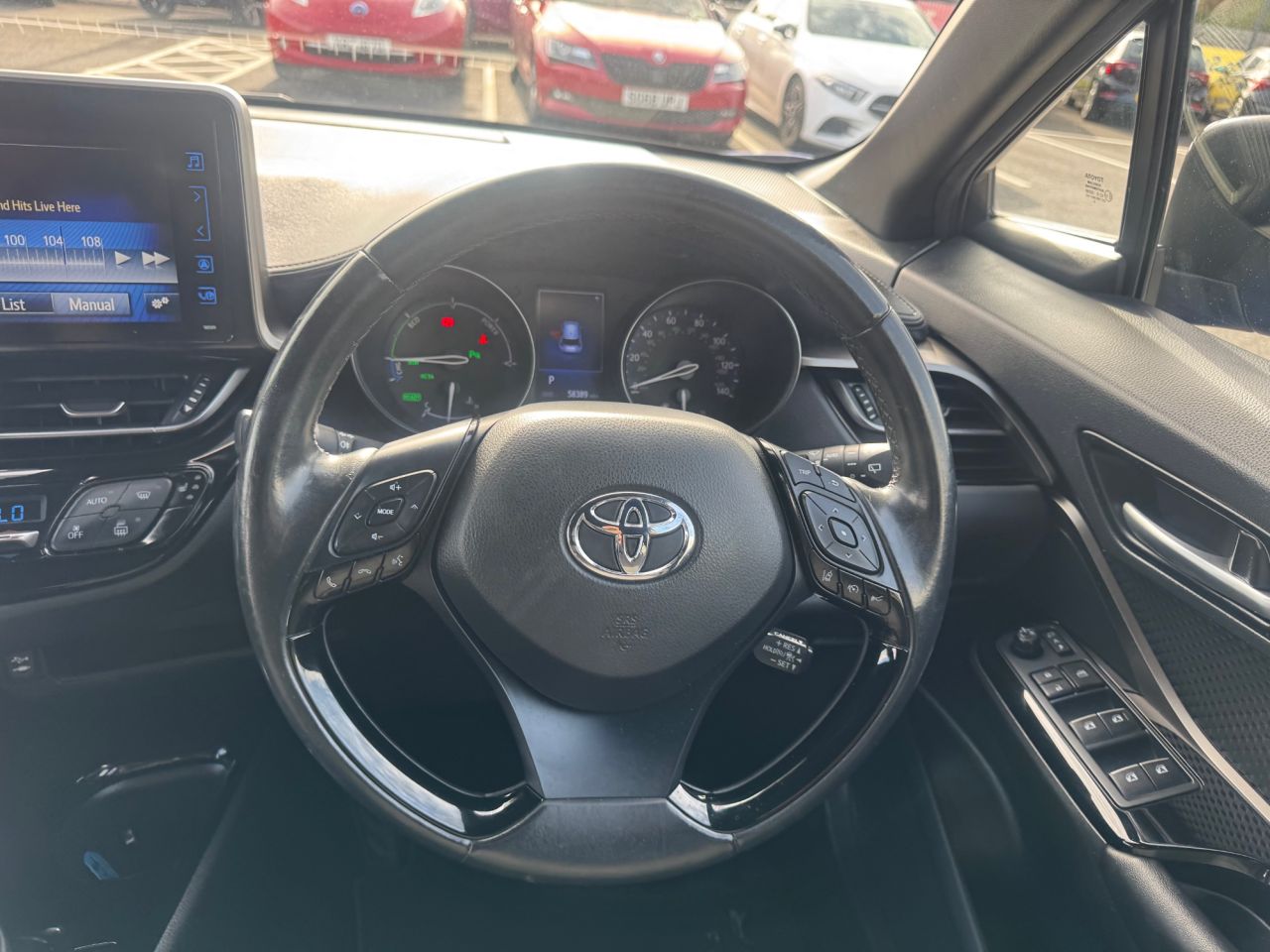 2019 TOYOTA C-HR 1.8 VVT-h Dynamic SUV 5dr Petrol Hybrid CVT Euro 6 (s/s) (122 ps) - vehicle photo 18 for sale on PureCar