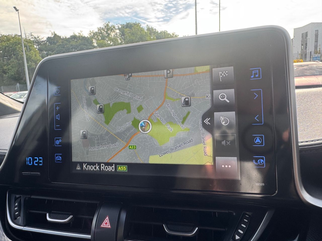 2019 TOYOTA C-HR 1.8 VVT-h Dynamic SUV 5dr Petrol Hybrid CVT Euro 6 (s/s) (122 ps) - vehicle photo 22 for sale on PureCar