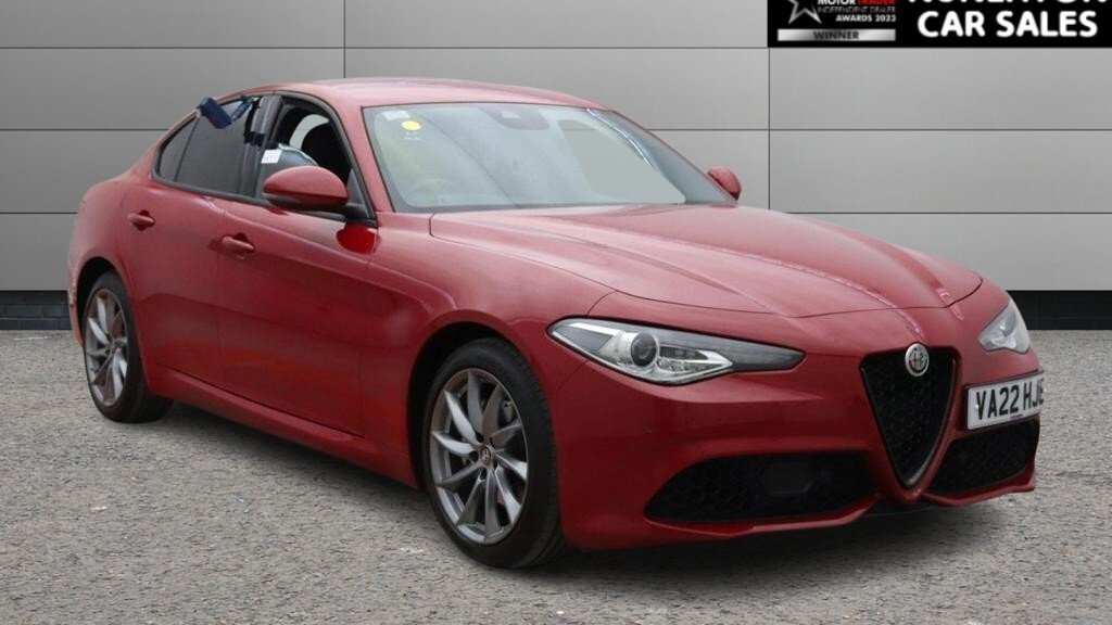 2022 Alfa Romeo Giulia exterior view