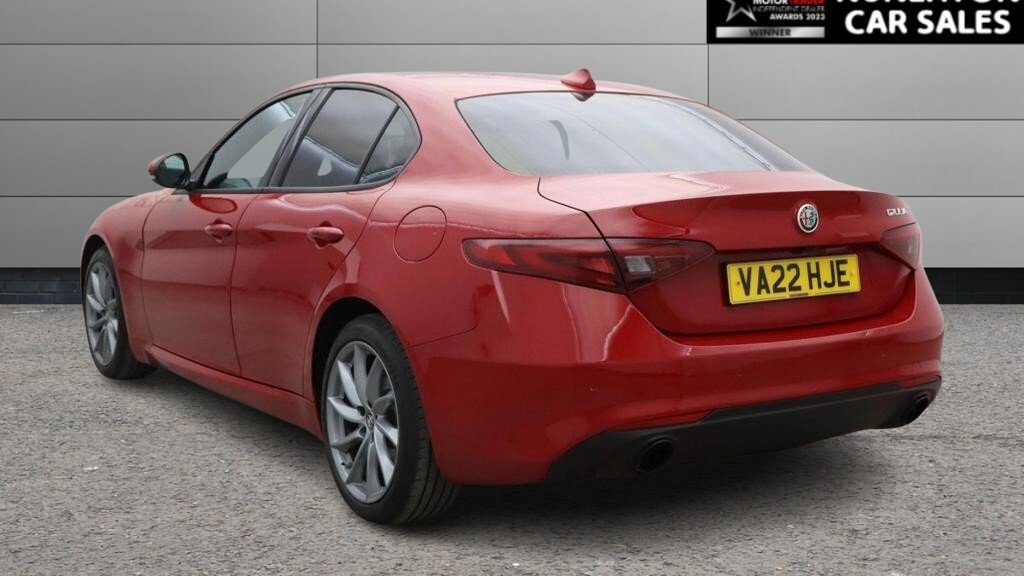 2022 Alfa Romeo Giulia — image 4