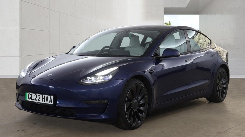 2022 Tesla Model 3 — image 3