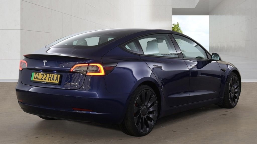 2022 Tesla Model 3 — image 5