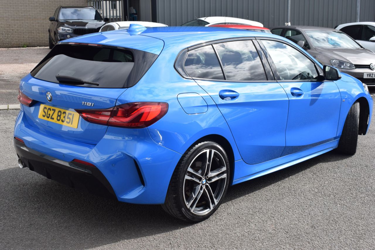 2020 BMW 1 SERIES 1.5 118i M Sport Hatchback 5dr Petrol Manual Euro 6 (s/s) (140 ps) Heated S - vehicle photo 6 for sale on PureCar