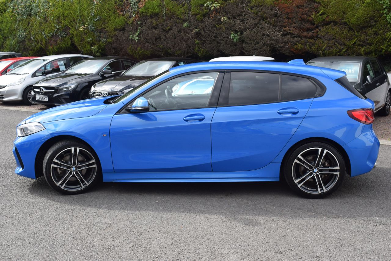 2020 BMW 1 SERIES 1.5 118i M Sport Hatchback 5dr Petrol Manual Euro 6 (s/s) (140 ps) Heated S - vehicle photo 11 for sale on PureCar