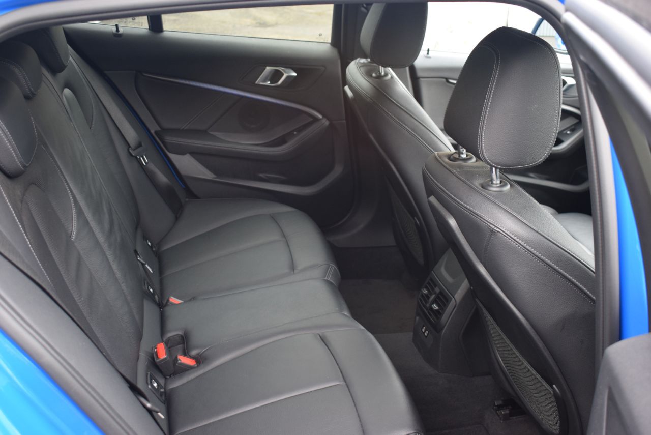 2020 BMW 1 SERIES 1.5 118i M Sport Hatchback 5dr Petrol Manual Euro 6 (s/s) (140 ps) Heated S - vehicle photo 18 for sale on PureCar