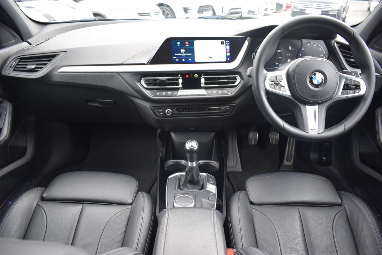 2020 BMW 1 SERIES 1.5 118i M Sport Hatchback 5dr Petrol Manual Euro 6 (s/s) (140 ps) Heated S - vehicle photo 19 for sale on PureCar