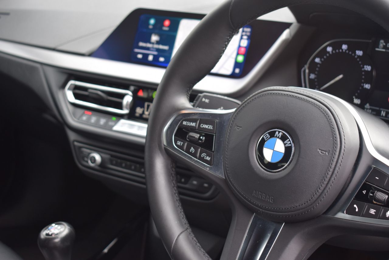 2020 BMW 1 SERIES 1.5 118i M Sport Hatchback 5dr Petrol Manual Euro 6 (s/s) (140 ps) Heated S - vehicle photo 22 for sale on PureCar
