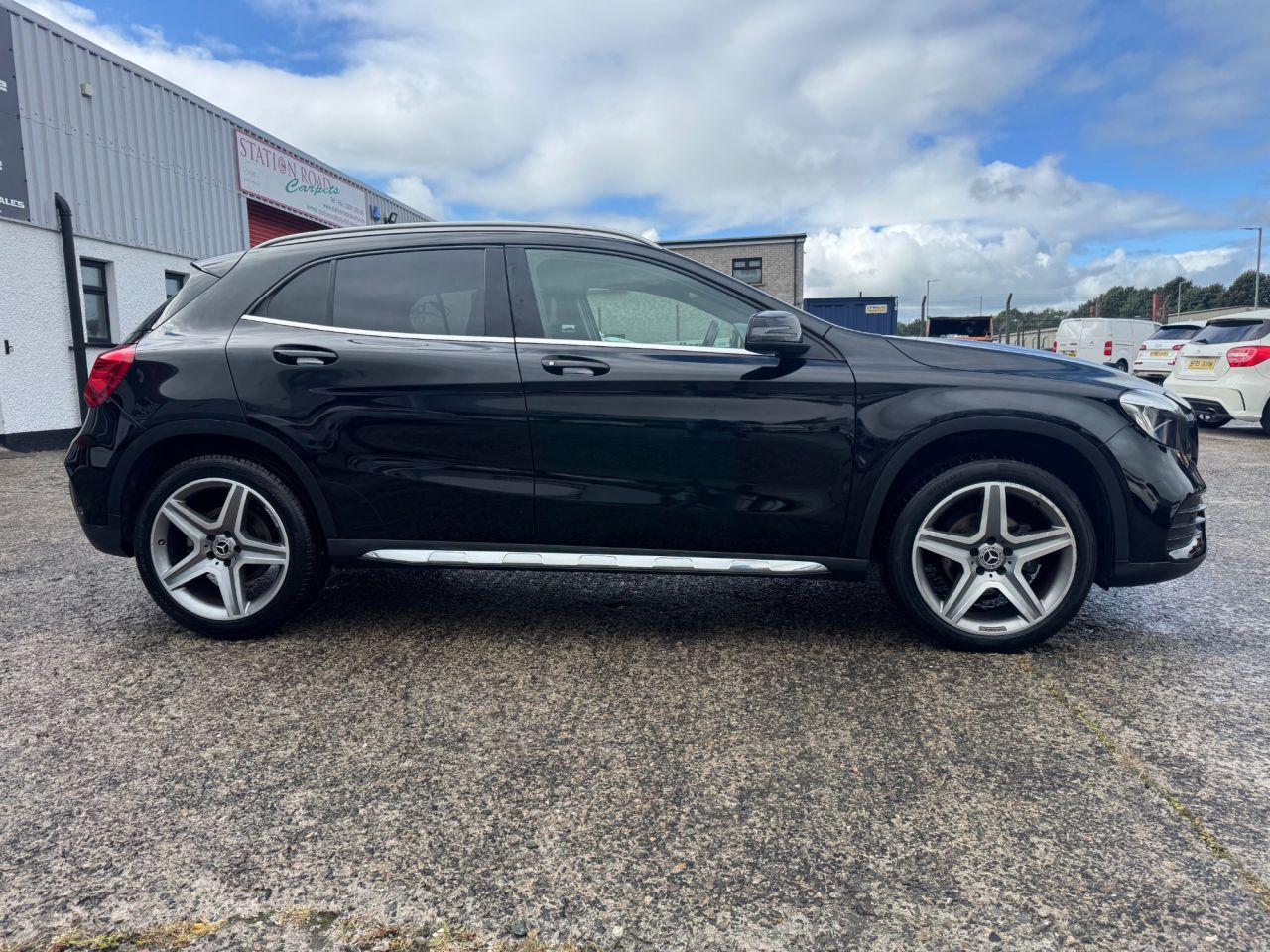 2017 MERCEDES GLA 2.1 GLA200d AMG Line SUV 5dr Diesel 7G-DCT Euro 6 (s/s) (136 ps) - vehicle photo 6 for sale on PureCar