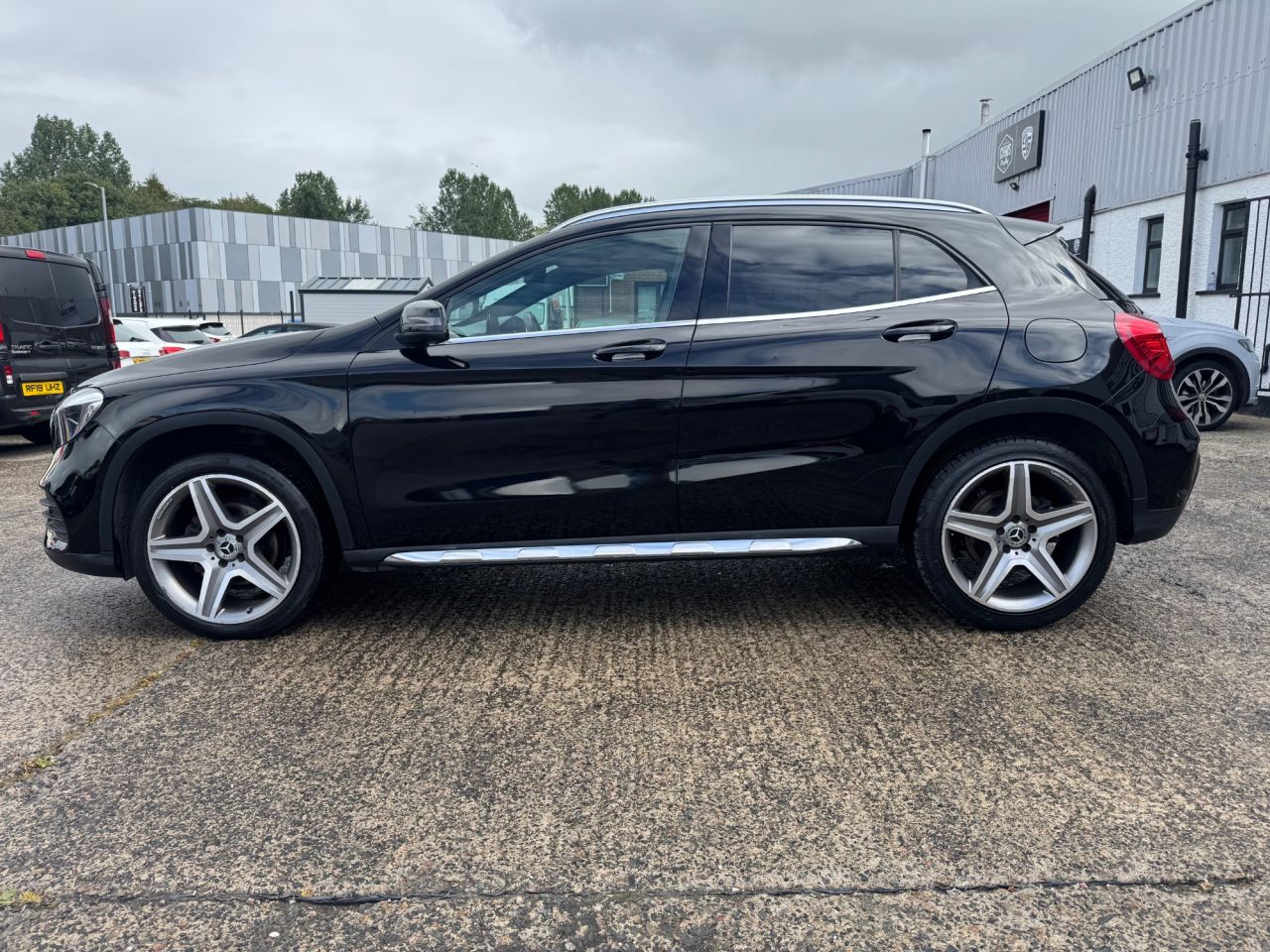 2017 MERCEDES GLA 2.1 GLA200d AMG Line SUV 5dr Diesel 7G-DCT Euro 6 (s/s) (136 ps) - vehicle photo 10 for sale on PureCar