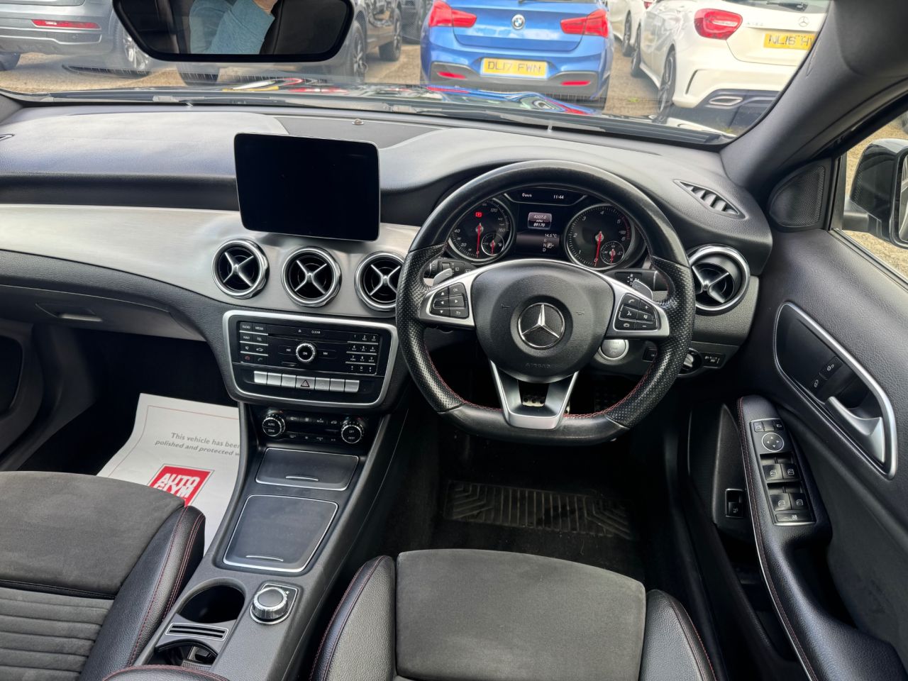 2017 MERCEDES GLA 2.1 GLA200d AMG Line SUV 5dr Diesel 7G-DCT Euro 6 (s/s) (136 ps) - vehicle photo 11 for sale on PureCar