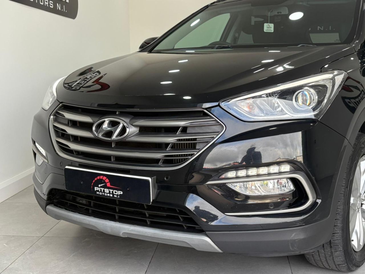 2017 HYUNDAI SANTA FE 2.2 CRDi Blue Drive Premium SUV 5dr Diesel Manual 4WD Euro 6 (s/s) (7 Seat) - vehicle photo 3 for sale on PureCar