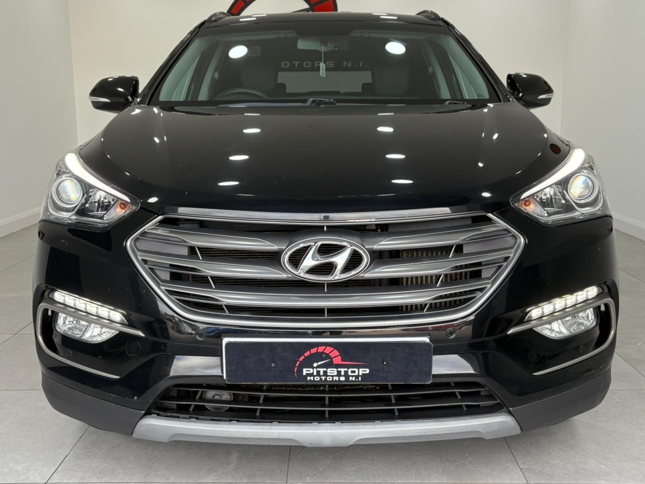 2017 HYUNDAI SANTA FE 2.2 CRDi Blue Drive Premium SUV 5dr Diesel Manual 4WD Euro 6 (s/s) (7 Seat) - vehicle photo 4 for sale on PureCar