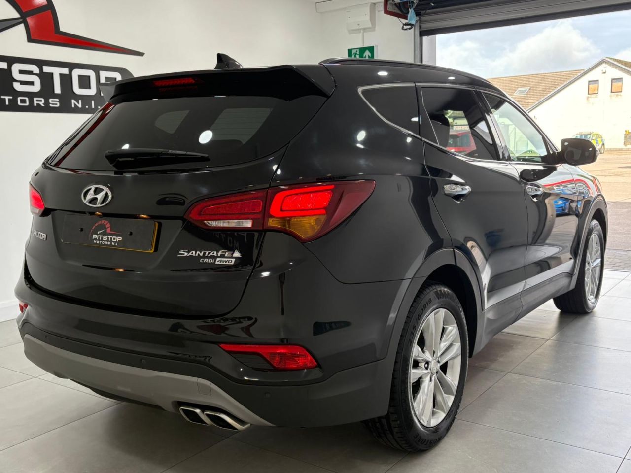 2017 HYUNDAI SANTA FE 2.2 CRDi Blue Drive Premium SUV 5dr Diesel Manual 4WD Euro 6 (s/s) (7 Seat) - vehicle photo 12 for sale on PureCar