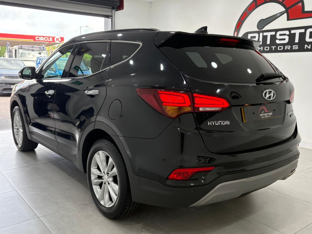 2017 HYUNDAI SANTA FE 2.2 CRDi Blue Drive Premium SUV 5dr Diesel Manual 4WD Euro 6 (s/s) (7 Seat) - vehicle photo 13 for sale on PureCar
