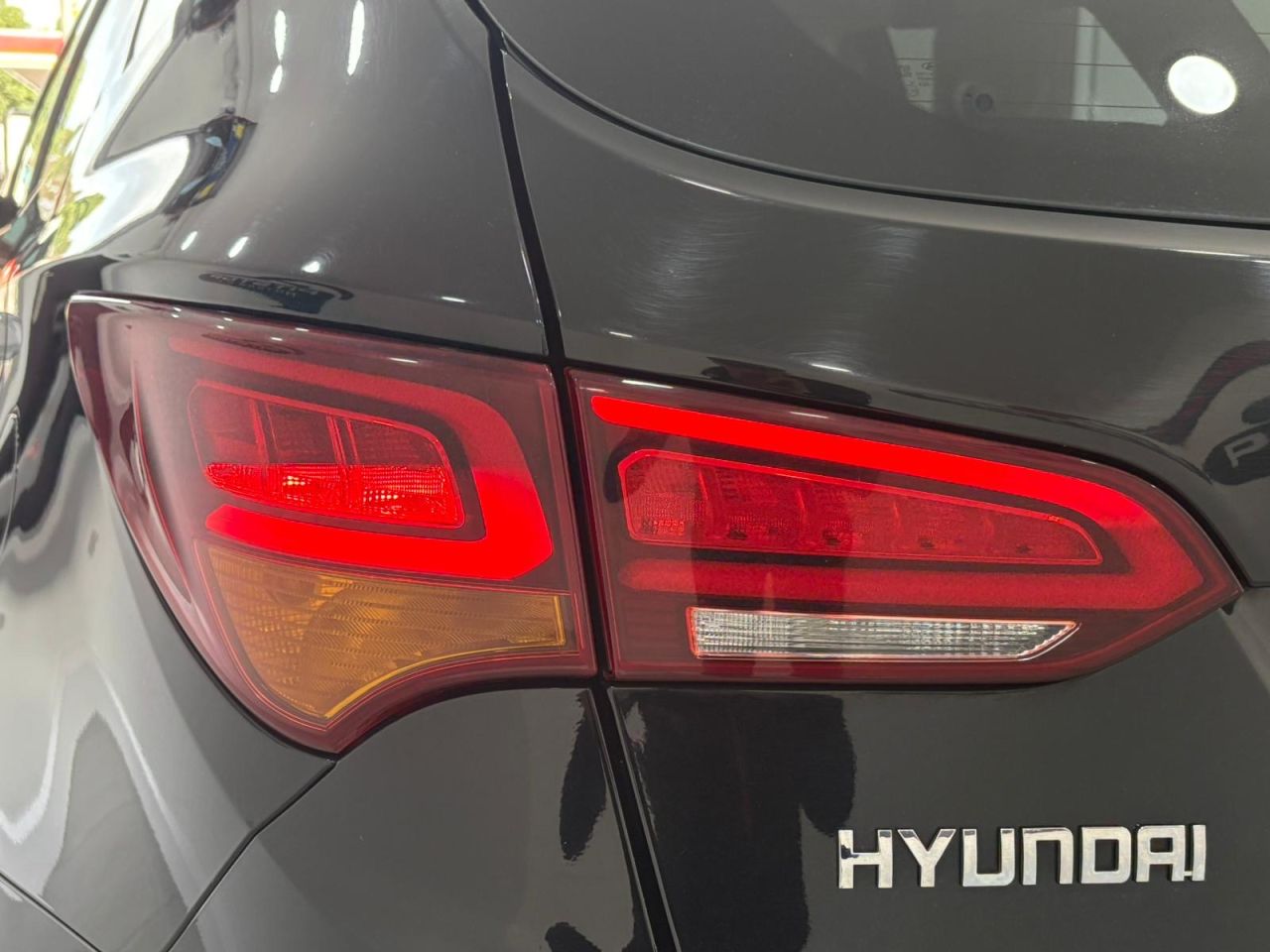 2017 HYUNDAI SANTA FE 2.2 CRDi Blue Drive Premium SUV 5dr Diesel Manual 4WD Euro 6 (s/s) (7 Seat) - vehicle photo 14 for sale on PureCar
