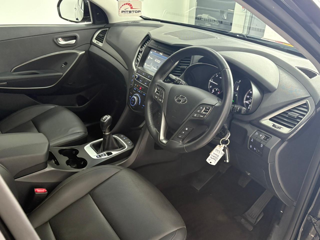 2017 HYUNDAI SANTA FE 2.2 CRDi Blue Drive Premium SUV 5dr Diesel Manual 4WD Euro 6 (s/s) (7 Seat) - vehicle photo 21 for sale on PureCar
