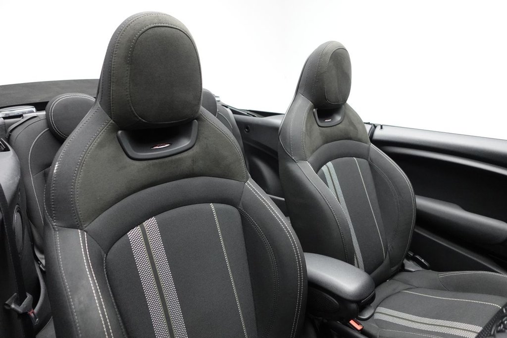 2019 MINI Convertible — image 3