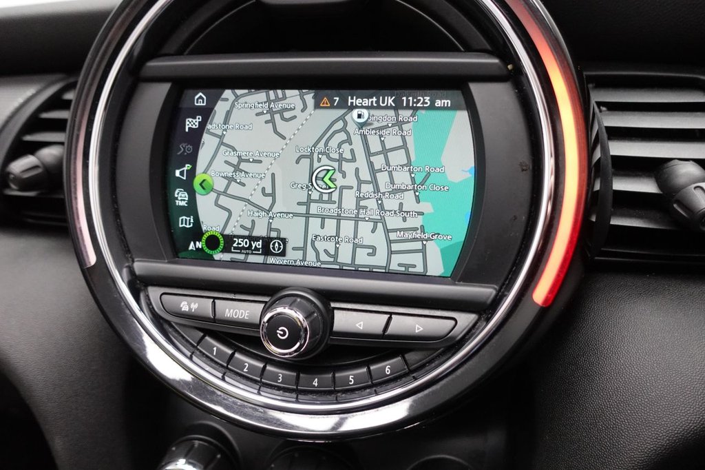 2019 MINI Convertible — image 2