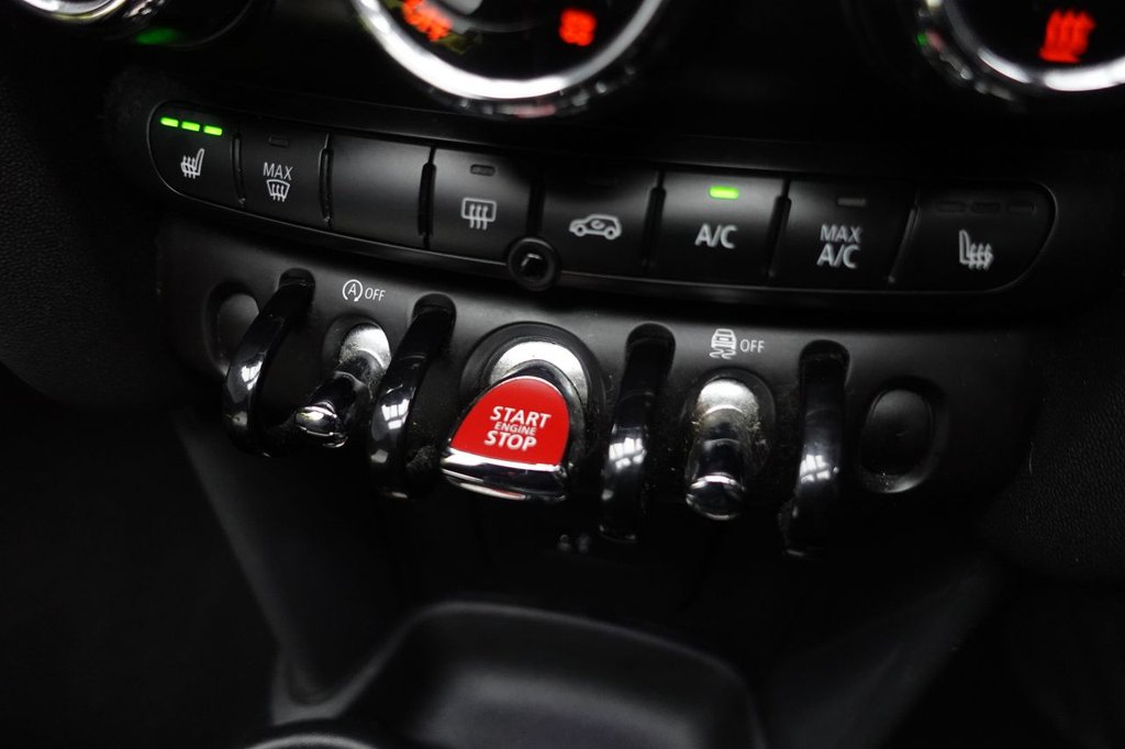 2019 MINI Convertible — image 28