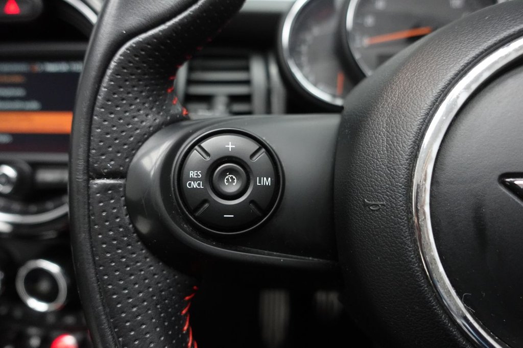 2019 MINI Convertible — image 22