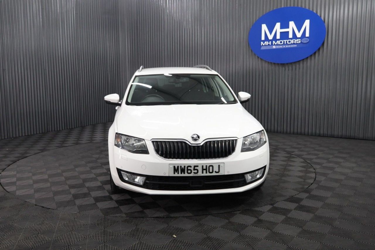 2015 SKODA OCTAVIA 1.6 TDI SE L Estate 5dr Diesel Manual Euro 6 (s/s) (110 ps) SPACIOUS ESTATE - vehicle photo 2 for sale on PureCar