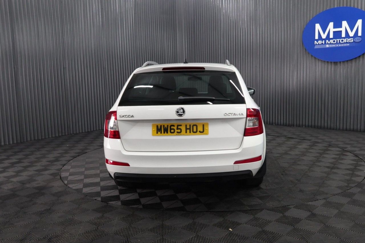 2015 SKODA OCTAVIA 1.6 TDI SE L Estate 5dr Diesel Manual Euro 6 (s/s) (110 ps) SPACIOUS ESTATE - vehicle photo 6 for sale on PureCar