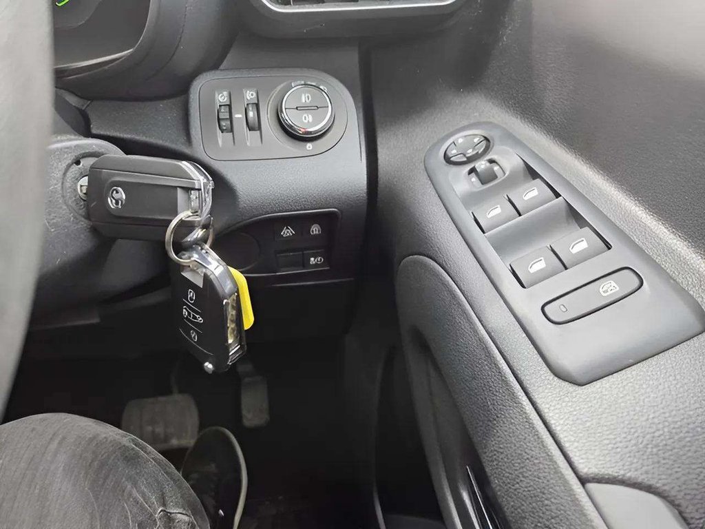 2023 Vauxhall Combo Life Electric — image 7