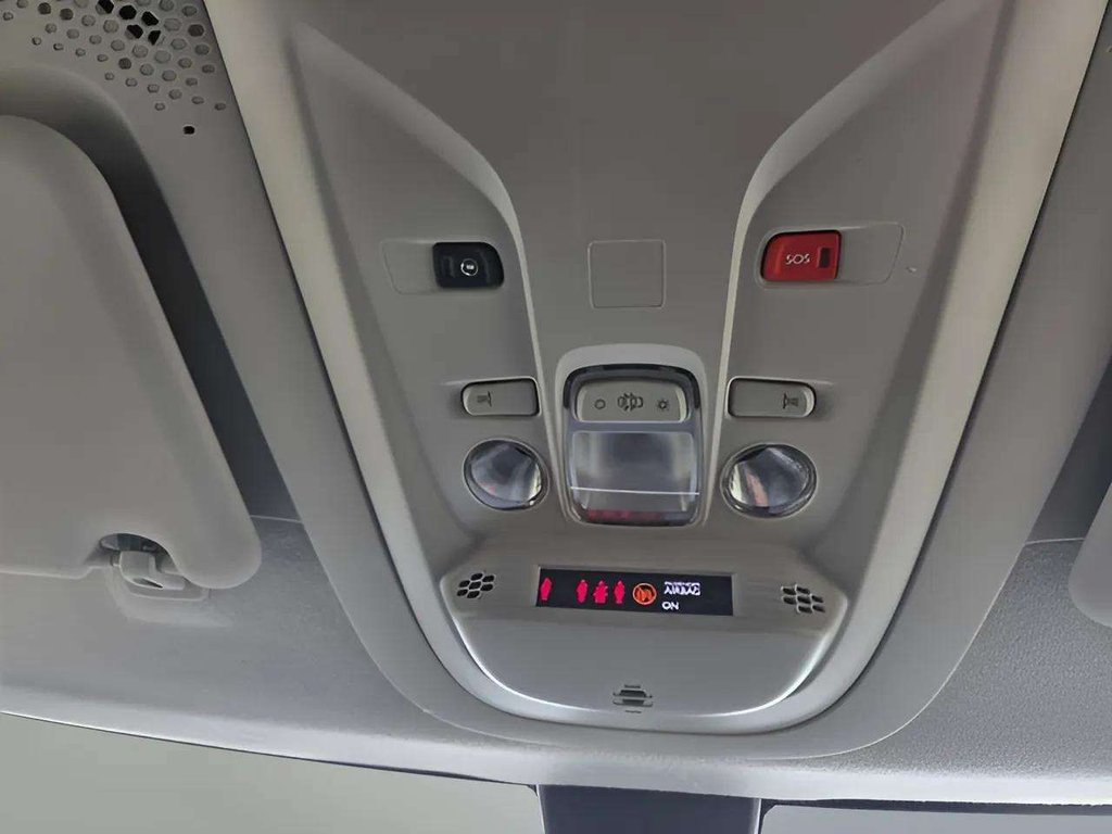 2023 Vauxhall Combo Life Electric — image 8
