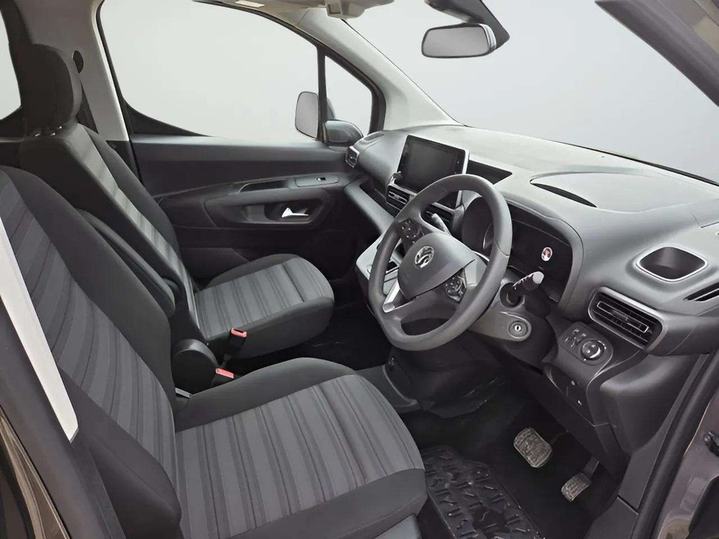 2023 Vauxhall Combo Life Electric — image 17