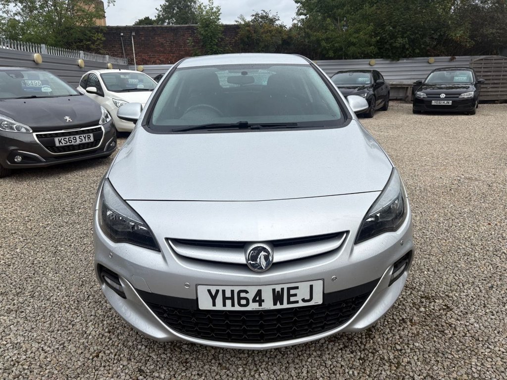 2014 Vauxhall Astra — image 2