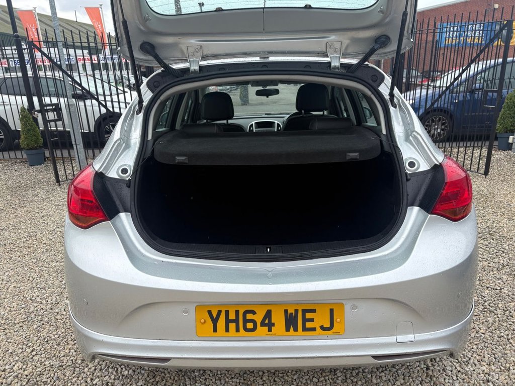 2014 Vauxhall Astra — image 9