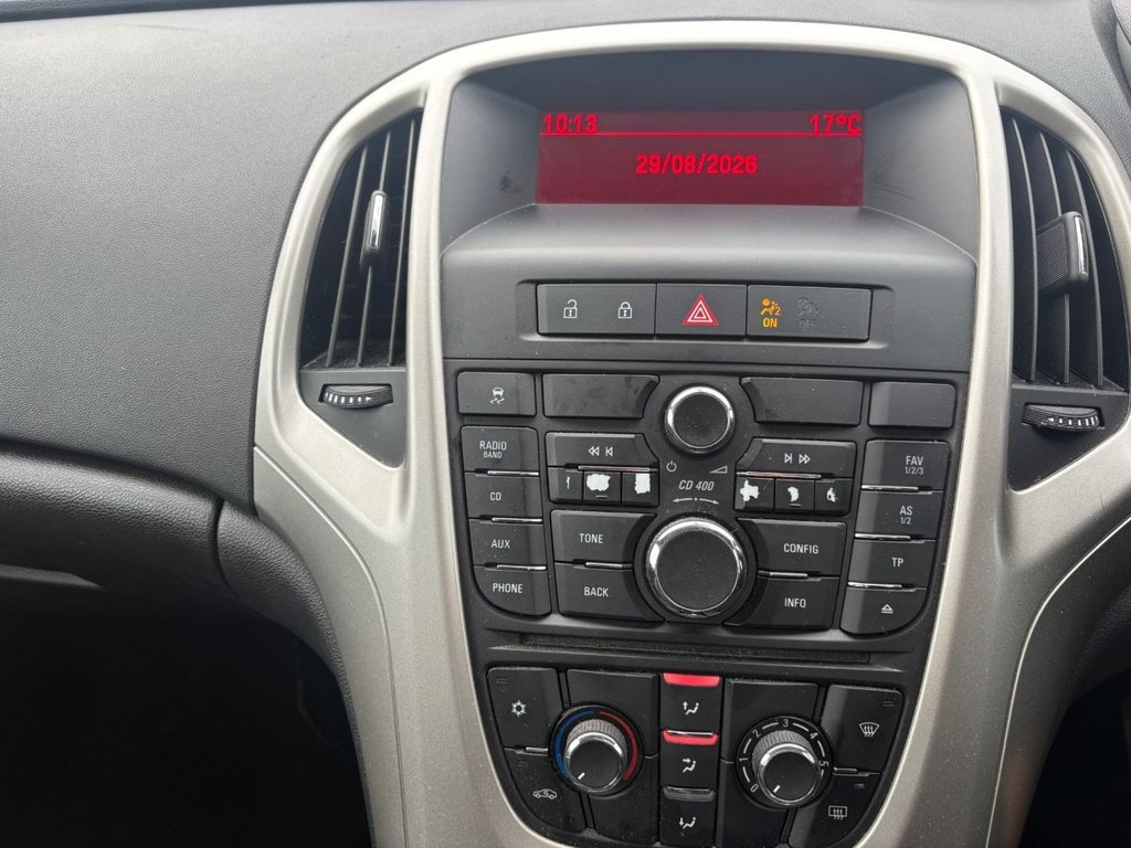 2014 Vauxhall Astra — image 13