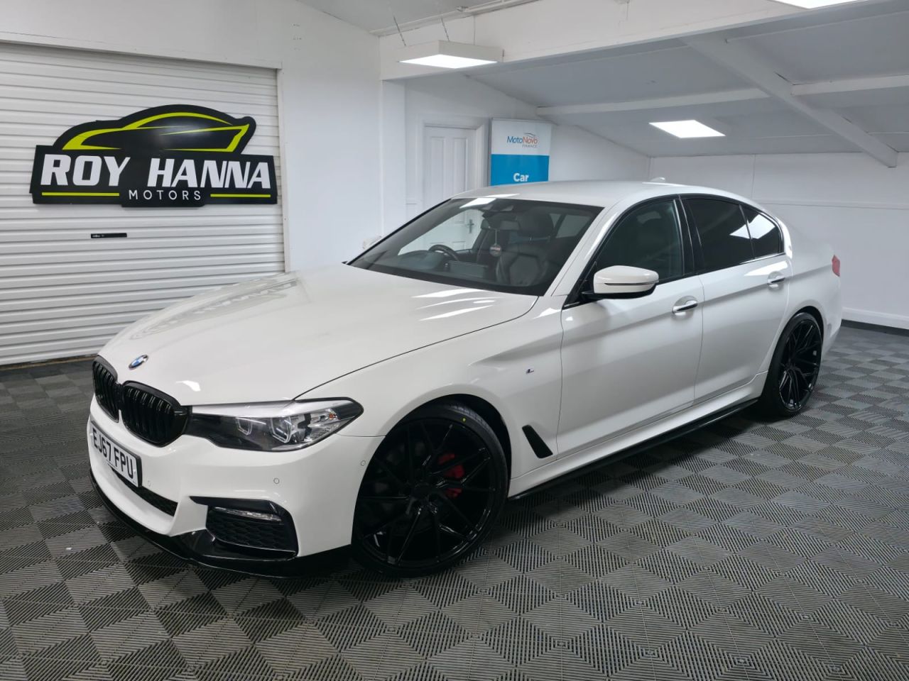 2017 BMW 5 SERIES 2.0 520d M Sport Saloon 4dr Diesel Auto Euro 6 (s/s) (190 ps) Fantastic Ser - vehicle photo 2 for sale on PureCar