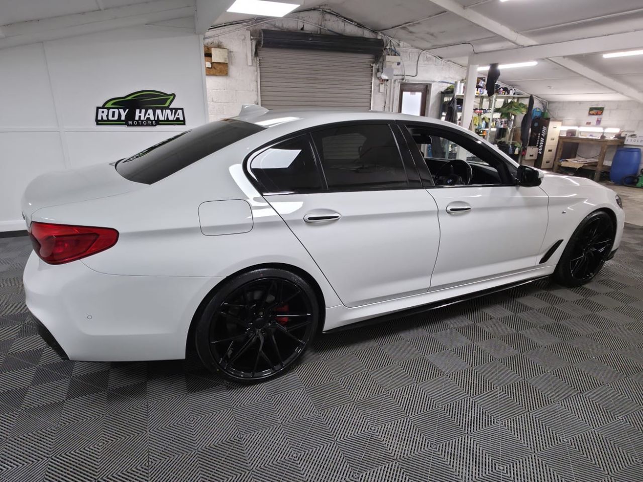 2017 BMW 5 SERIES 2.0 520d M Sport Saloon 4dr Diesel Auto Euro 6 (s/s) (190 ps) Fantastic Ser - vehicle photo 7 for sale on PureCar