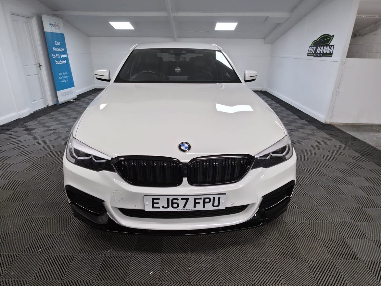 2017 BMW 5 SERIES 2.0 520d M Sport Saloon 4dr Diesel Auto Euro 6 (s/s) (190 ps) Fantastic Ser - vehicle photo 9 for sale on PureCar