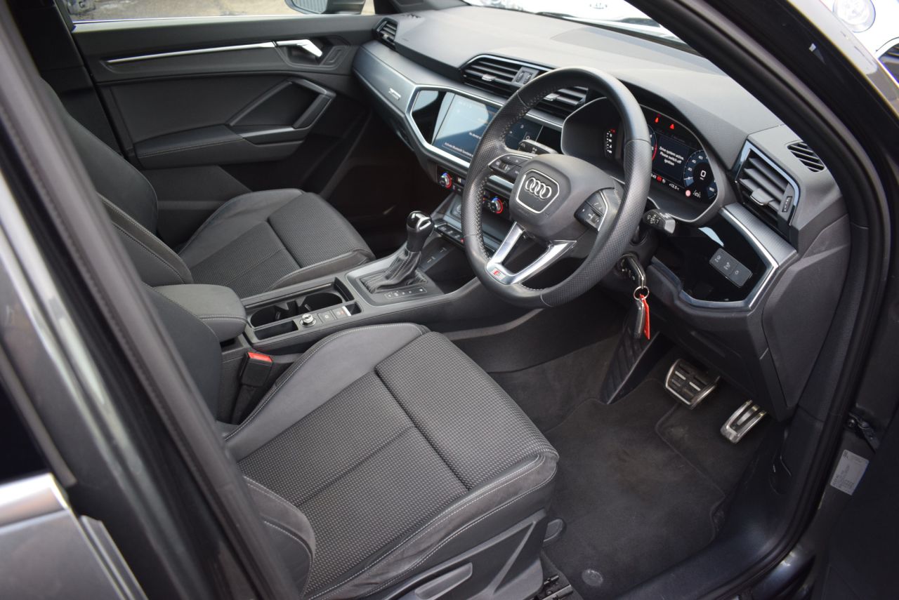 2020 AUDI Q3 2.0 TDI 35 S line SUV 5dr Diesel S Tronic Euro 6 (s/s) (150 ps) S-Line, Aut - vehicle photo 15 for sale on PureCar