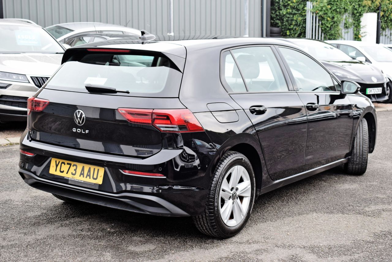 2023 VOLKSWAGEN GOLF 1.5 TSI Life Hatchback 5dr Petrol Manual Euro 6 (s/s) (130 ps) 1 Owner, Ful - vehicle photo 7 for sale on PureCar
