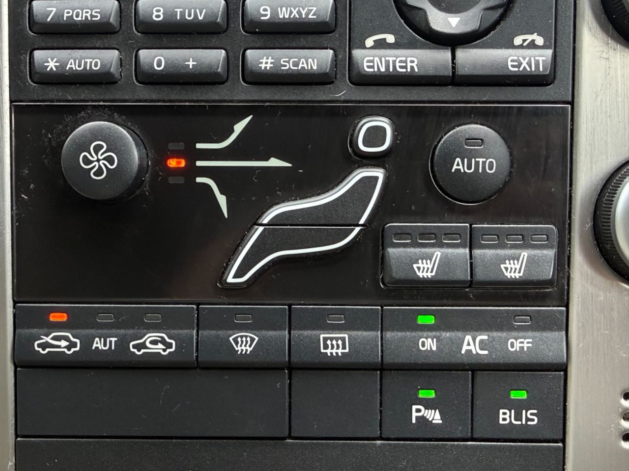 2010 VOLVO XC60 2.4D DRIVe SE SUV 5dr Diesel Manual Euro 4 (175 ps) - vehicle photo 19 for sale on PureCar
