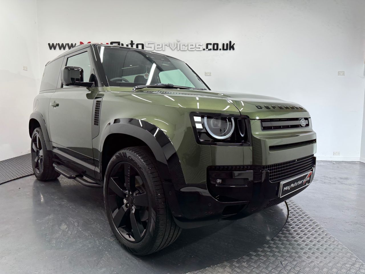 LAND ROVER DEFENDER 90 2025