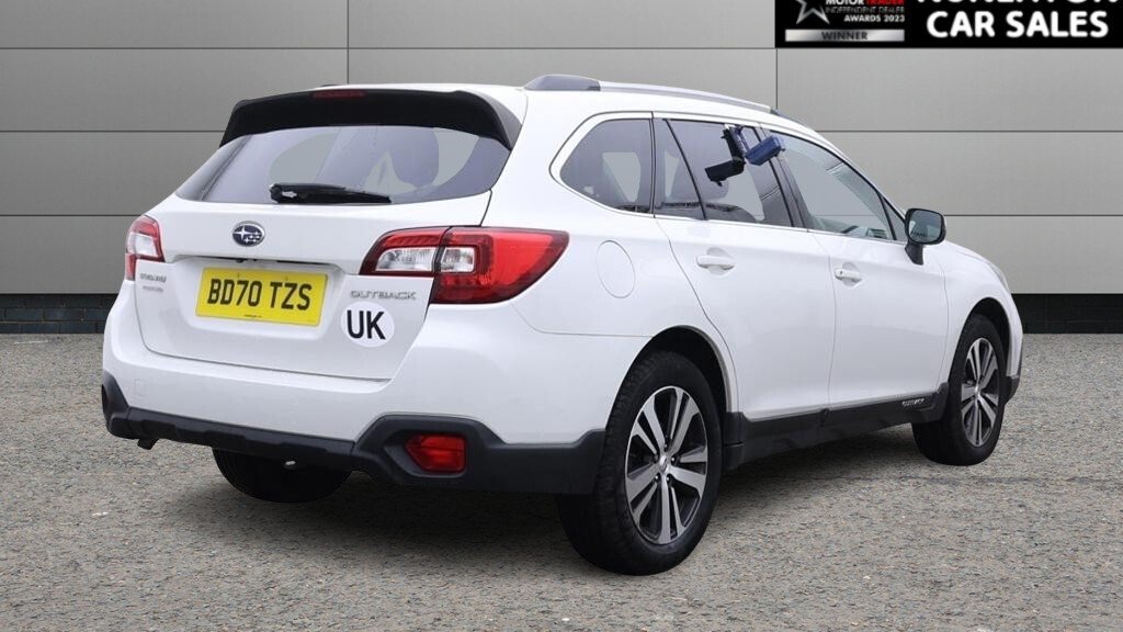 2021 Subaru Outback — image 3