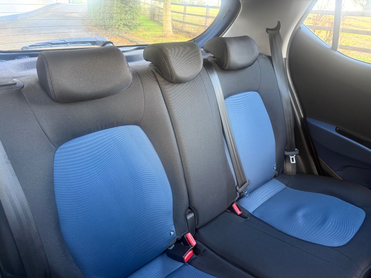 2016 HYUNDAI I10 1.0 SE Hatchback 5dr Petrol Manual Euro 5 (66 ps) - vehicle photo 10 for sale on PureCar