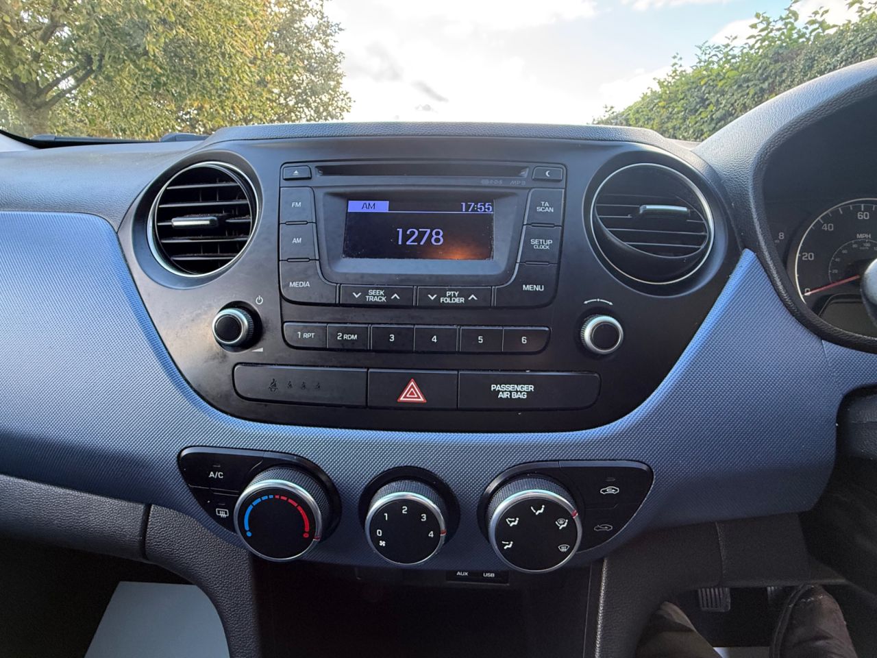 2016 HYUNDAI I10 1.0 SE Hatchback 5dr Petrol Manual Euro 5 (66 ps) - vehicle photo 13 for sale on PureCar